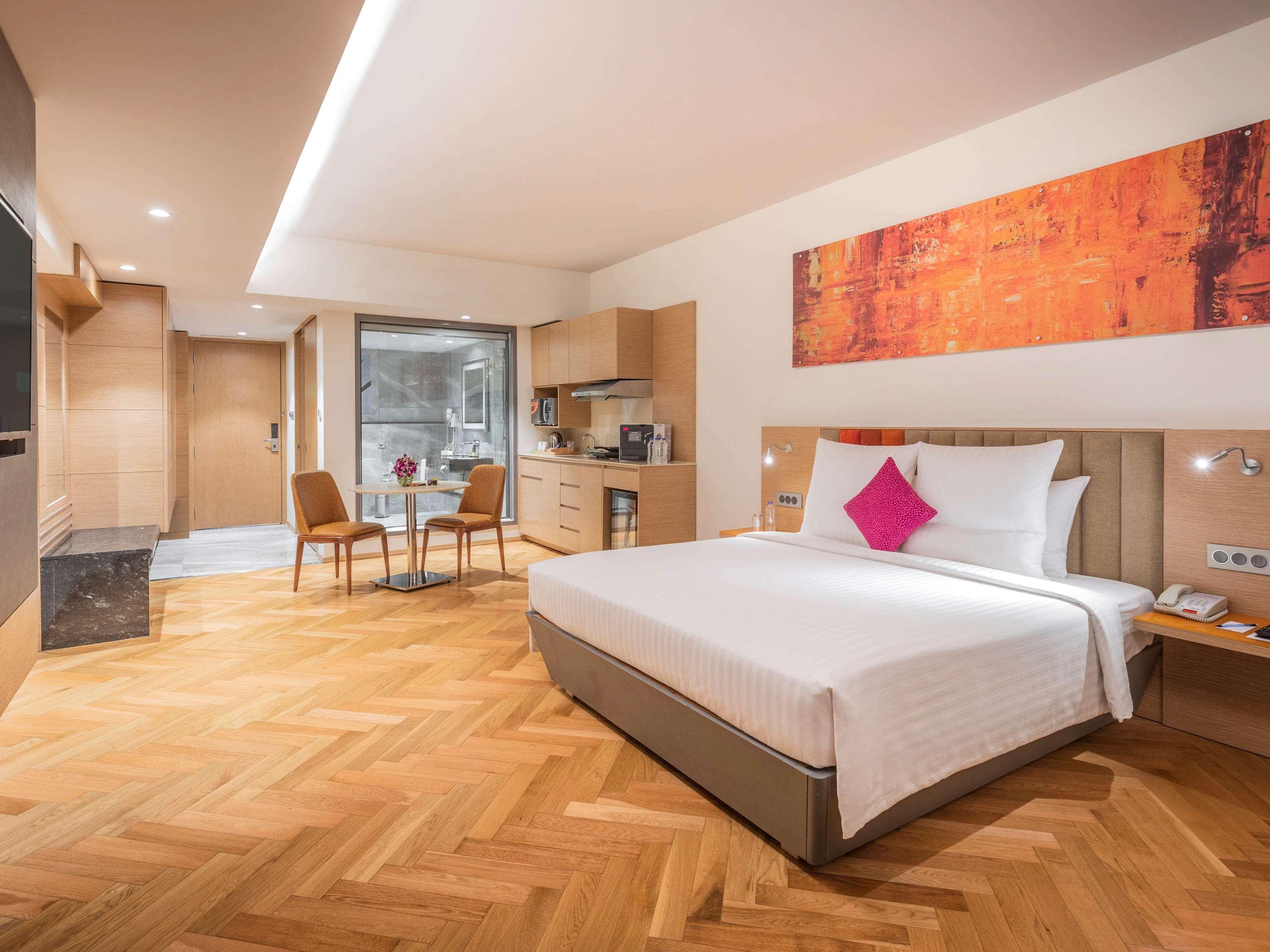 Hotel Novotel Varun 5*