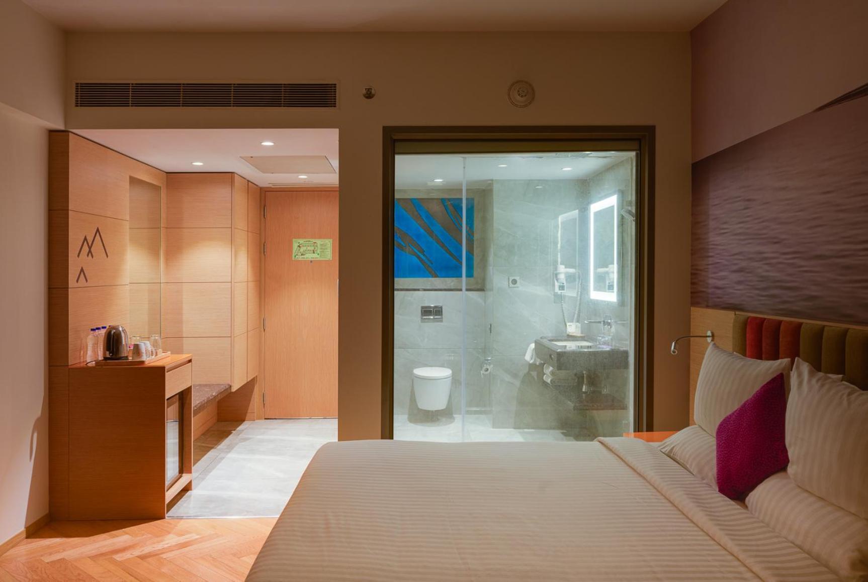 Novotel Varun Hotel 5*