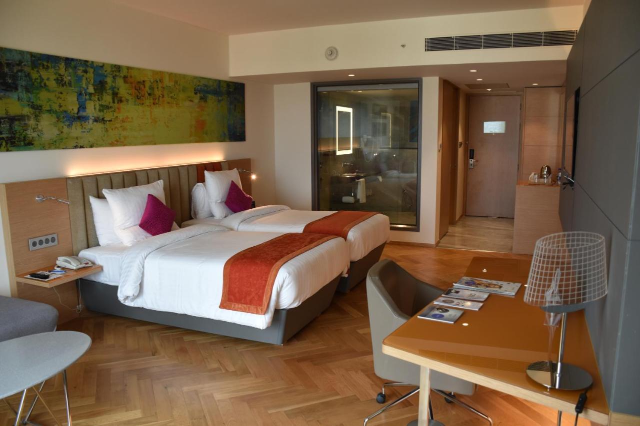 Novotel Varun Hotel