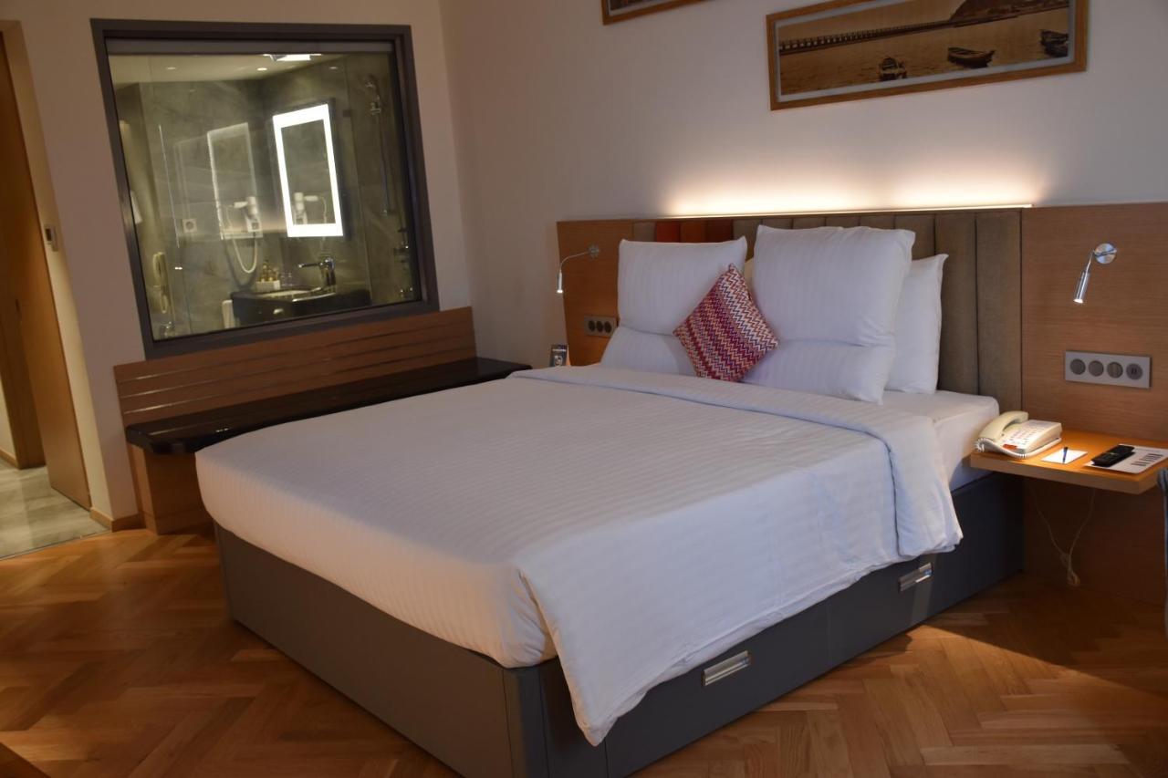 Hotel Novotel Varun