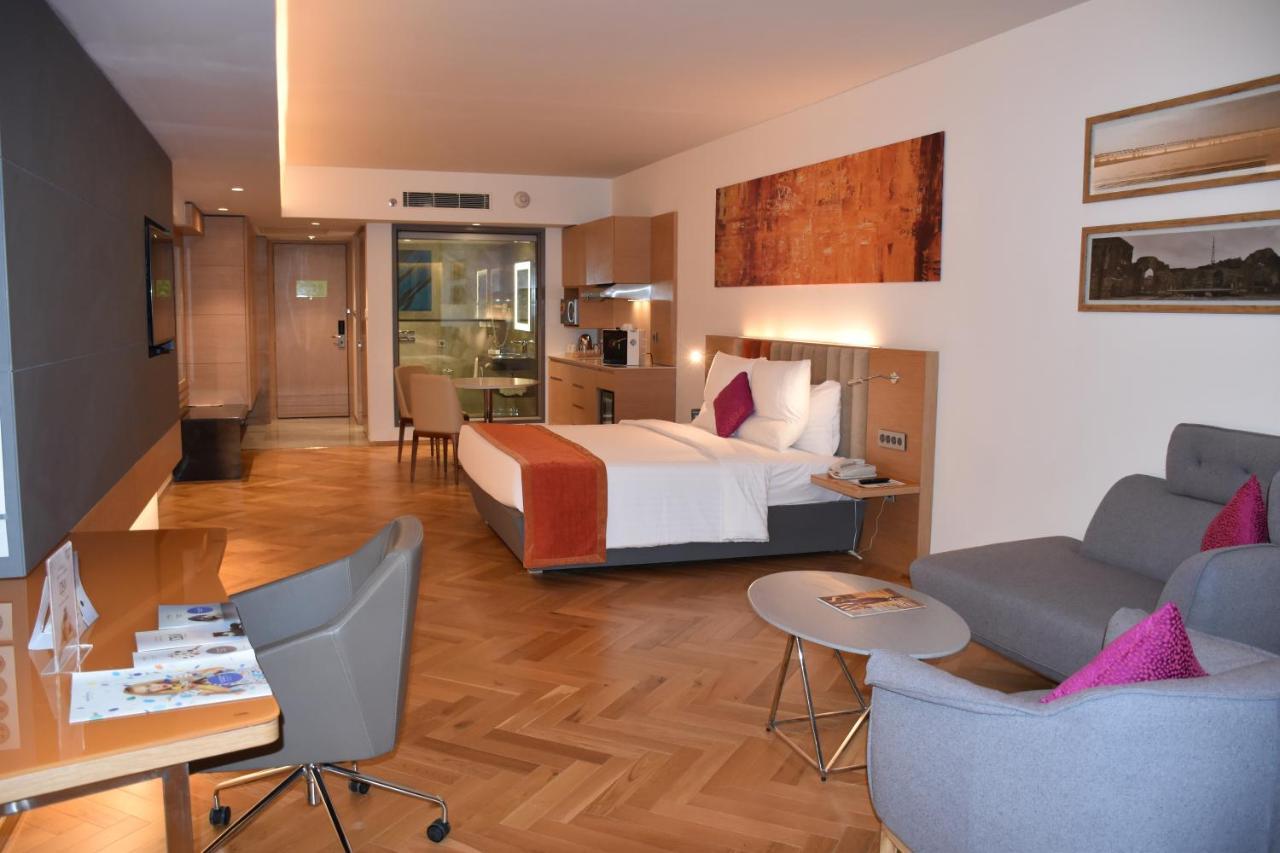 Hotel Novotel Varun Vijayawada